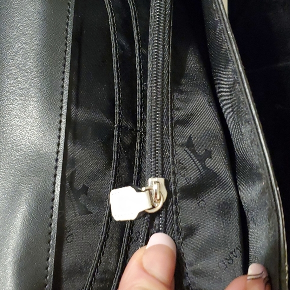 BAEKGAARD GENUINE LEATHER Large Wallet Wristlet - Picture 7 of 8